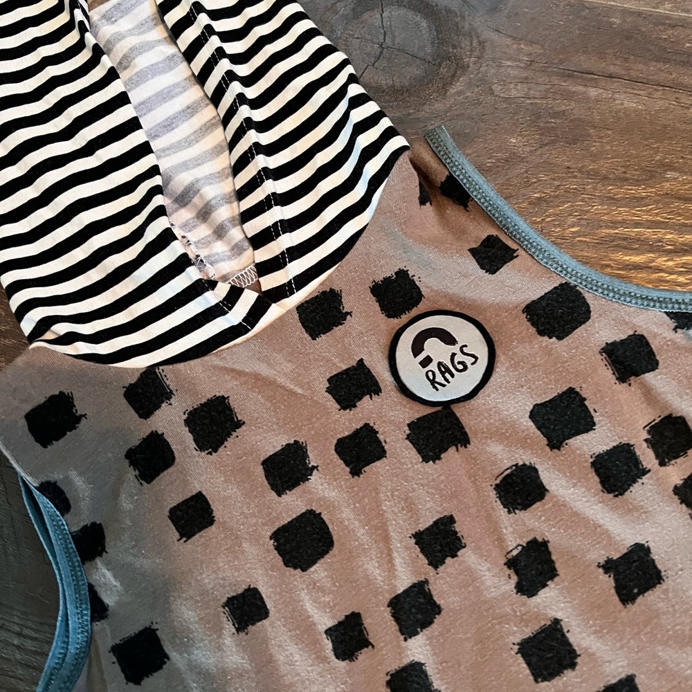 Hooded, sleeveless, cutest print RAG!